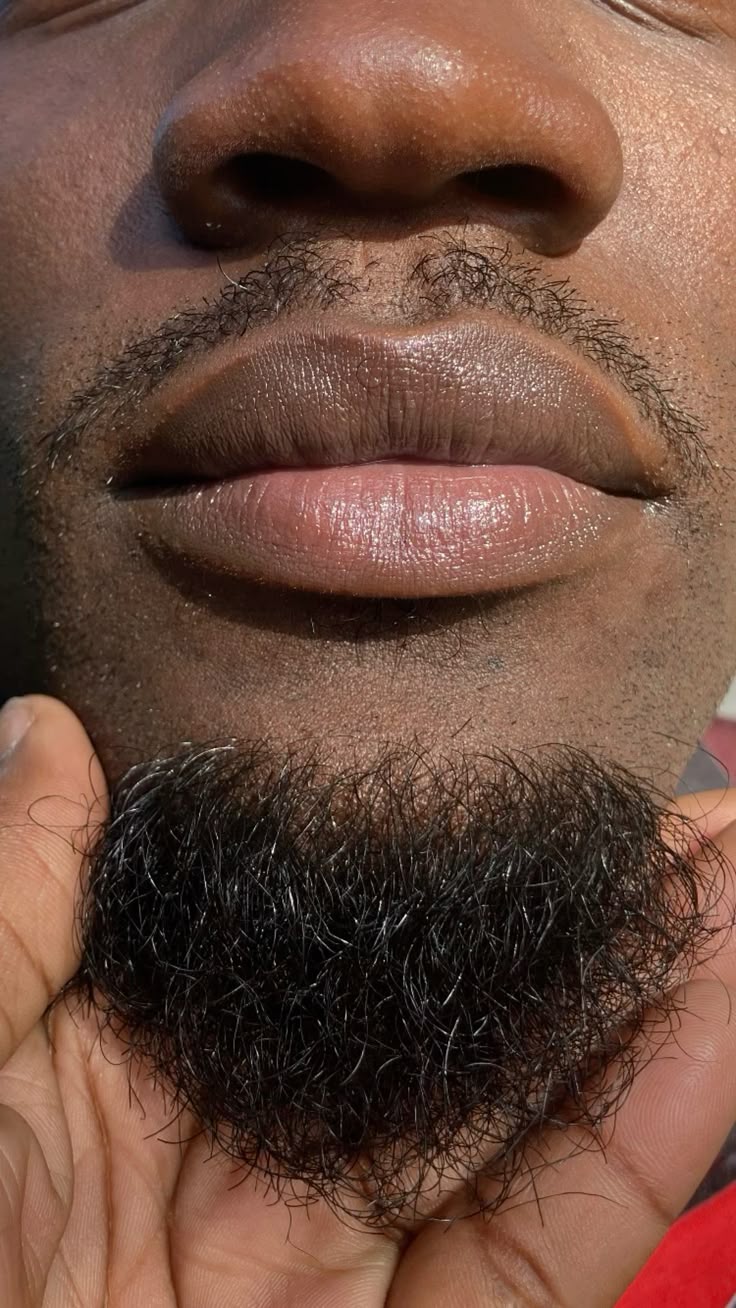 Goatee styling with a precise beard shape-up